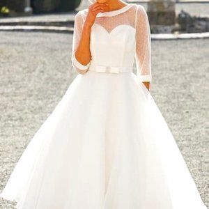 Tea-Length A-Line Bateau Neck Illusion Sleeve Bowed Tulle Cocktail/Wedding Dress